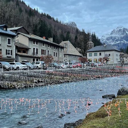 Chalet*** Au Pied D'Une Prairie Face A La Montagne Sixt エクステリア 写真