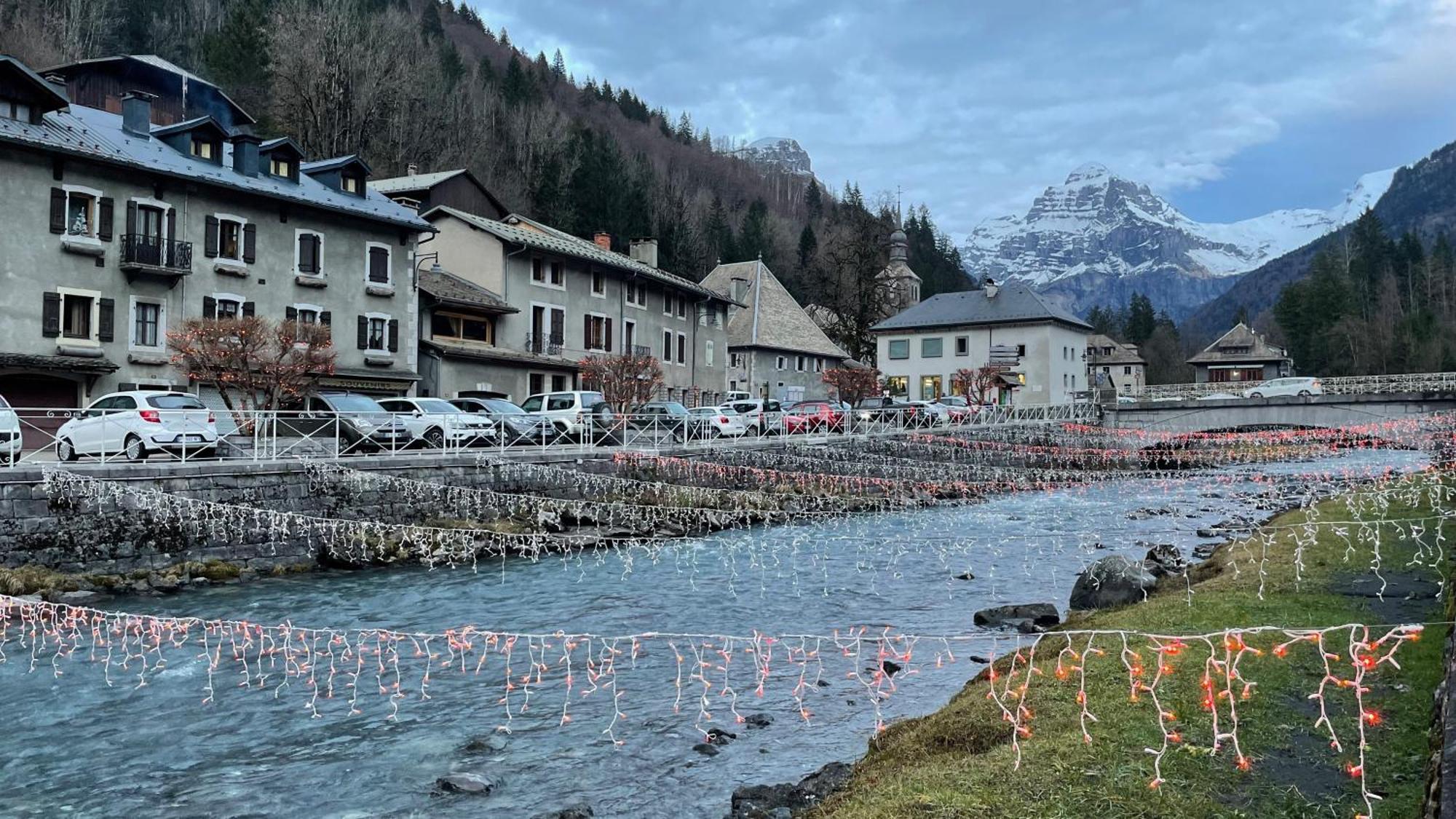 Chalet*** Au Pied D'Une Prairie Face A La Montagne Sixt エクステリア 写真